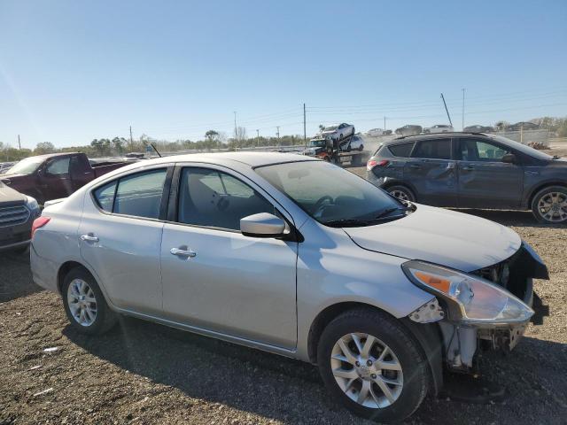 Photo 3 VIN: 3N1CN7APXJL860739 - NISSAN VERSA S 