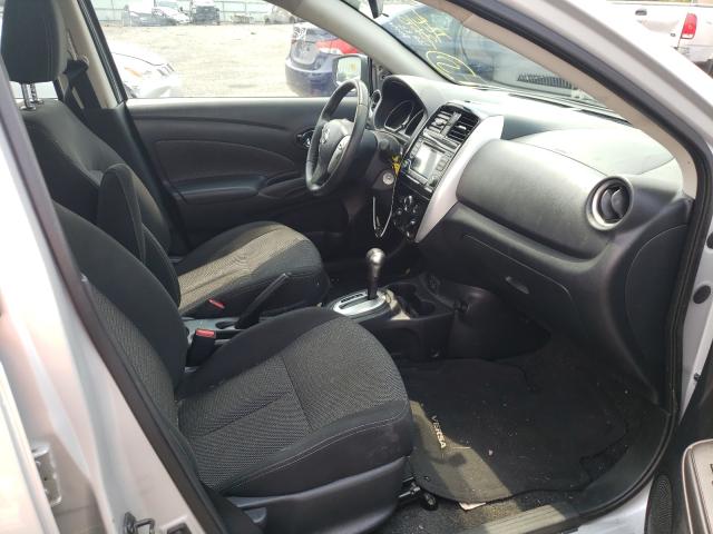 Photo 4 VIN: 3N1CN7APXJL864810 - NISSAN VERSA S 