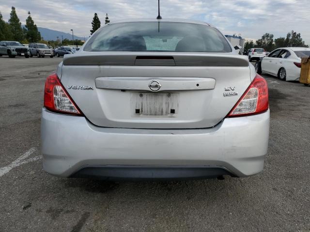 Photo 5 VIN: 3N1CN7APXJL868467 - NISSAN VERSA S 