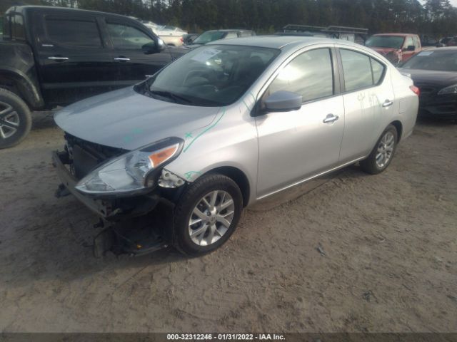 Photo 1 VIN: 3N1CN7APXJL870493 - NISSAN VERSA SEDAN 