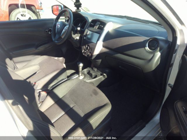 Photo 4 VIN: 3N1CN7APXJL877914 - NISSAN VERSA SEDAN 