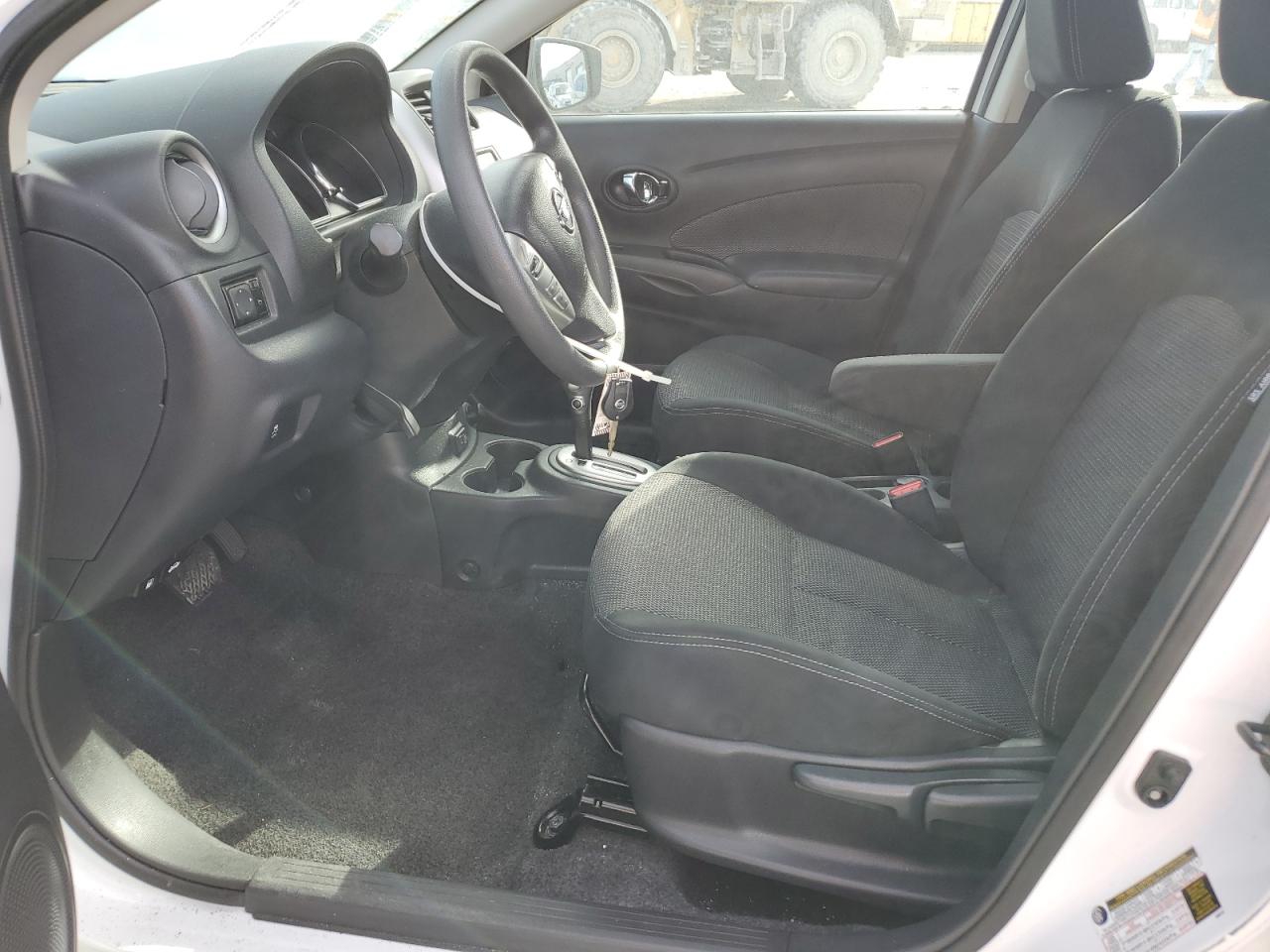 Photo 6 VIN: 3N1CN7APXJL878397 - NISSAN VERSA 