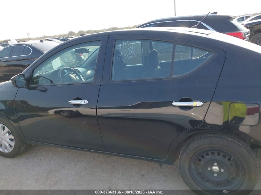 Photo 13 VIN: 3N1CN7APXJL878755 - NISSAN VERSA 