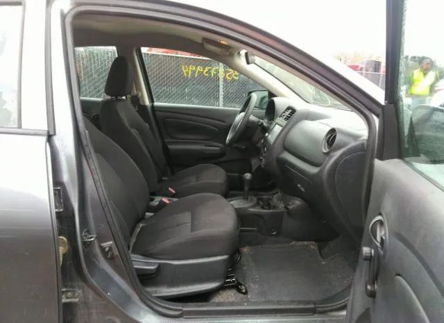 Photo 4 VIN: 3N1CN7APXJL882451 - NISSAN VERSA SEDAN 