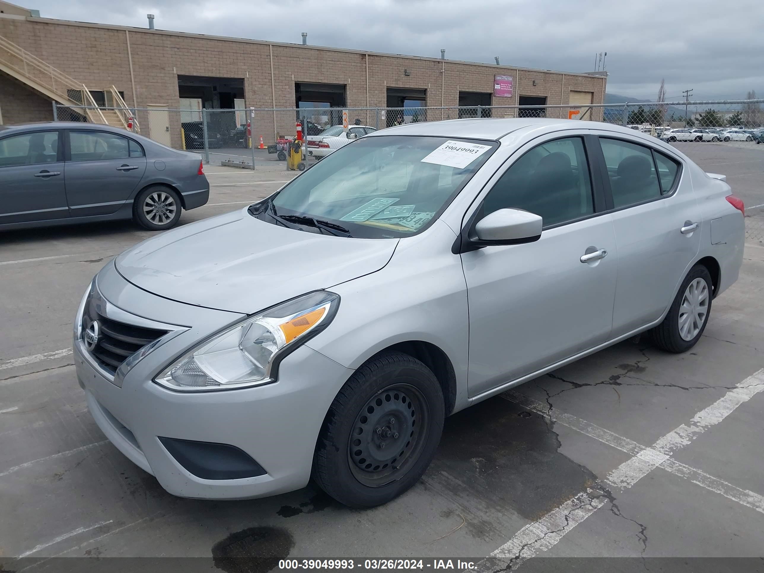 Photo 1 VIN: 3N1CN7APXJL886032 - NISSAN VERSA 