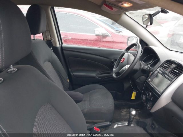 Photo 4 VIN: 3N1CN7APXKL817570 - NISSAN VERSA 