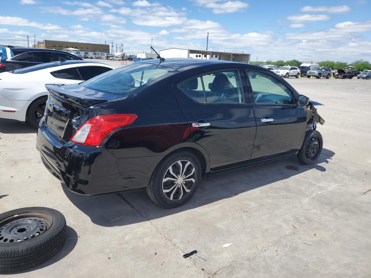 Photo 2 VIN: 3N1CN7APXKL862492 - NISSAN VERSA 