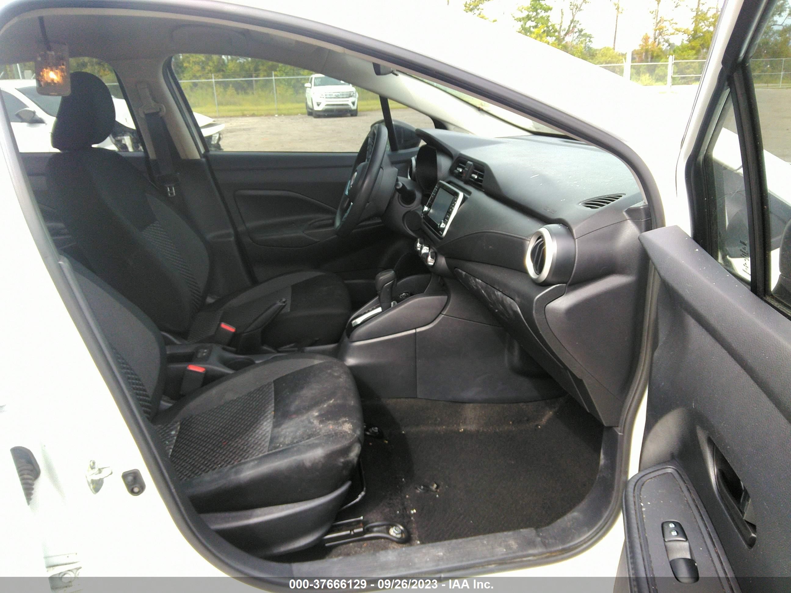 Photo 4 VIN: 3N1CN8DV5LL867777 - NISSAN VERSA 