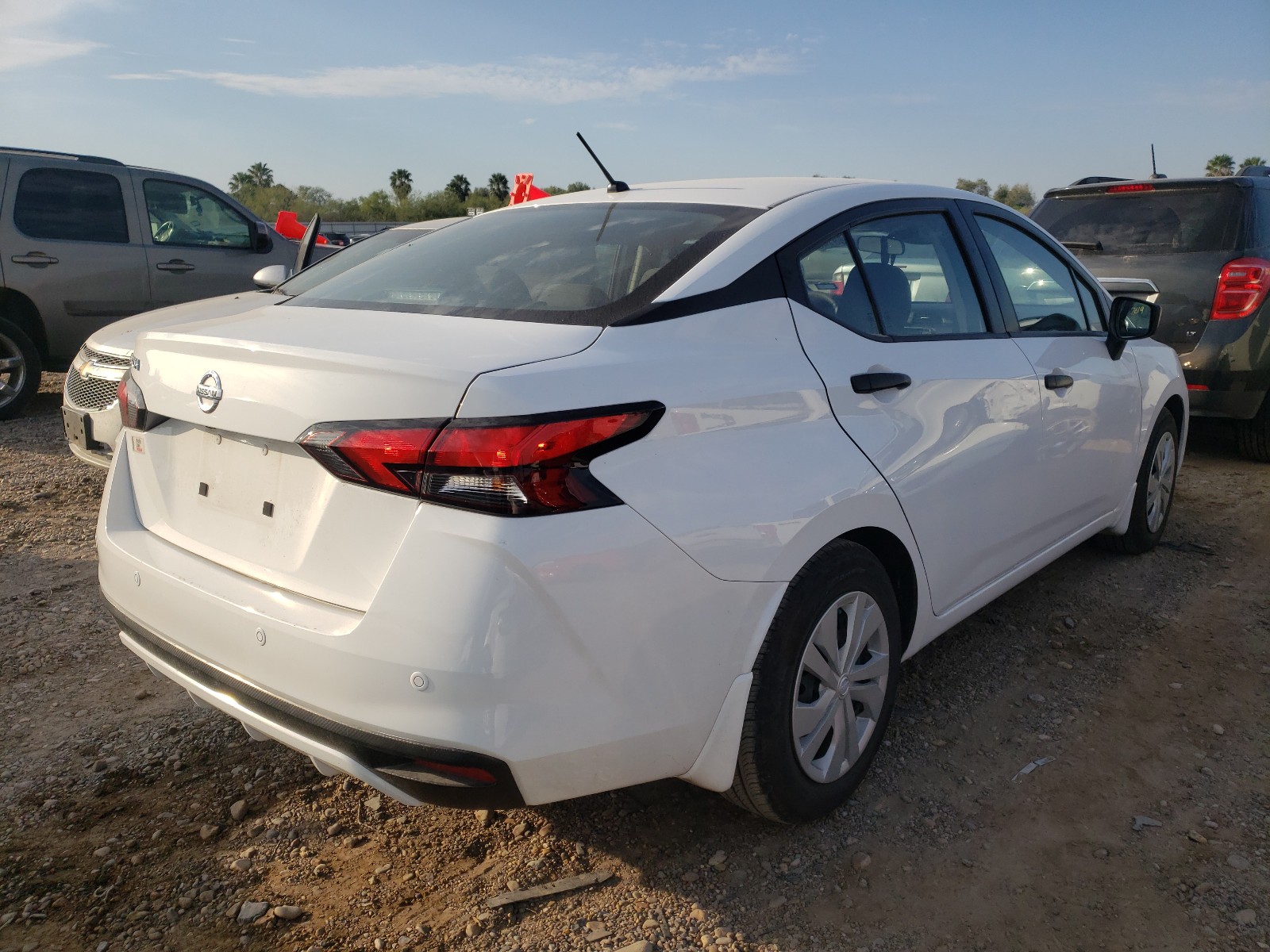 Photo 3 VIN: 3N1CN8DVXLL869363 - NISSAN VERSA S 