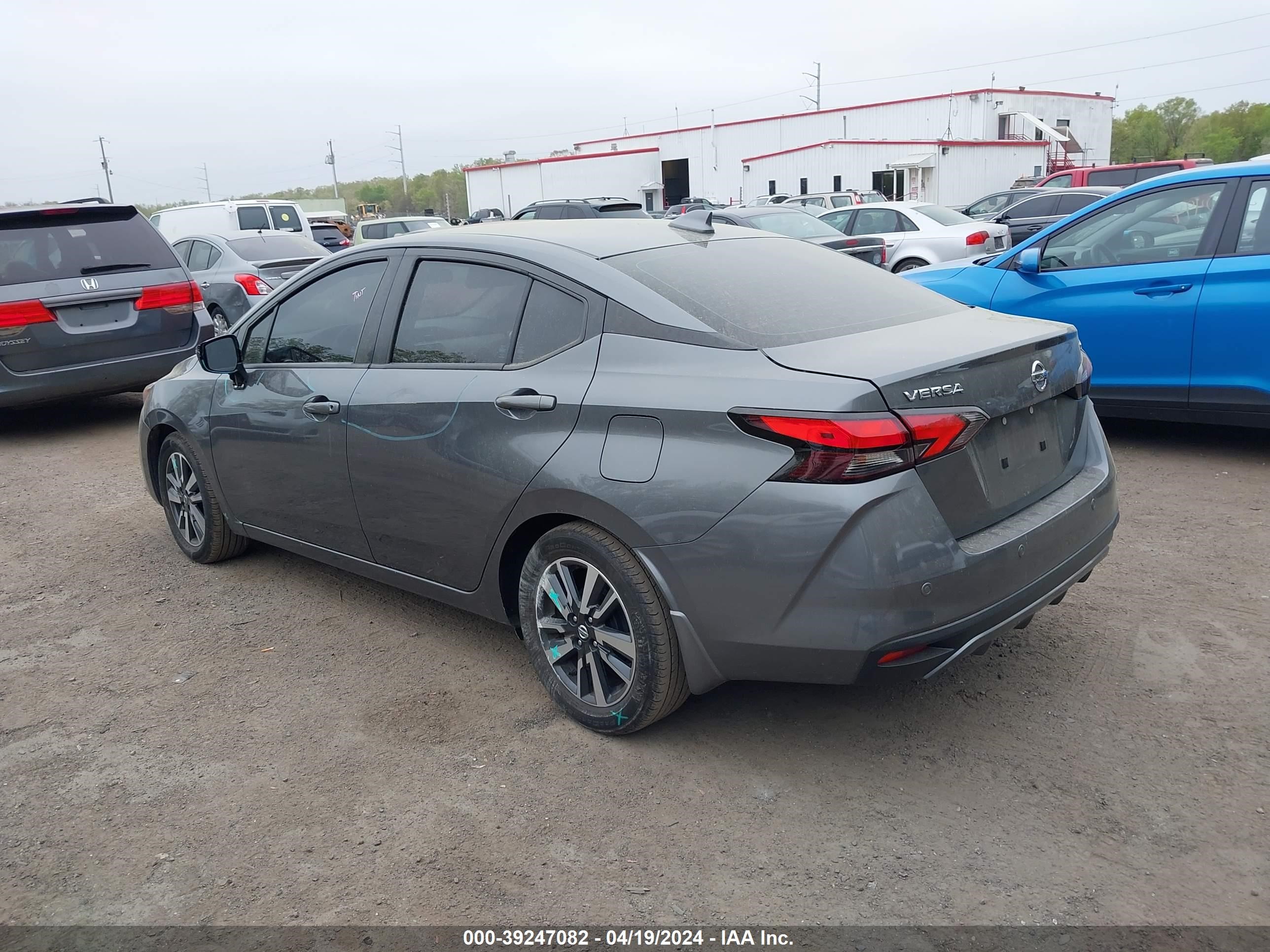 Photo 2 VIN: 3N1CN8EV9ML918388 - NISSAN VERSA 