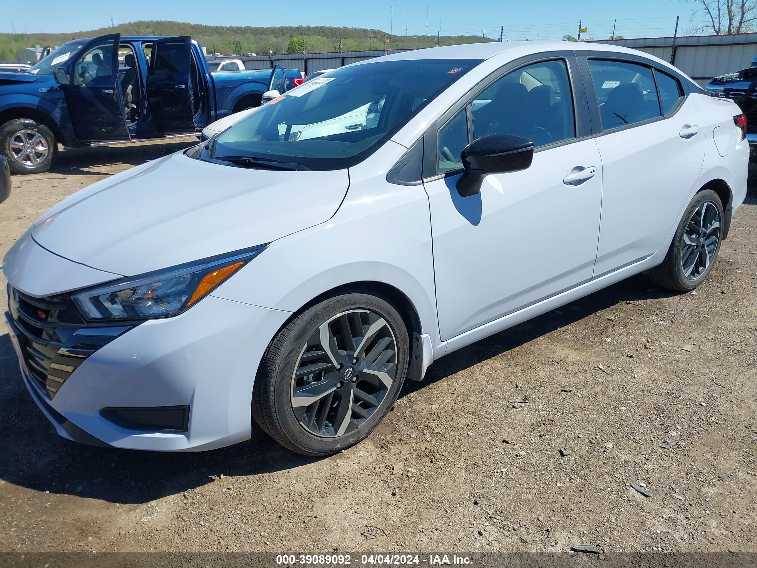 Photo 1 VIN: 3N1CN8FV5PL860380 - NISSAN VERSA 