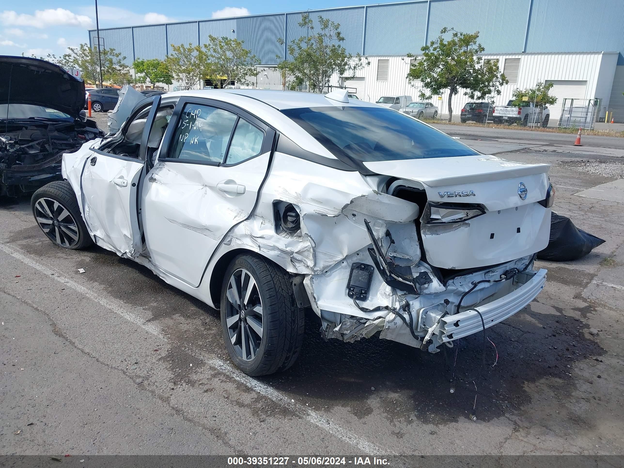 Photo 2 VIN: 3N1CN8FV8ML924455 - NISSAN VERSA 