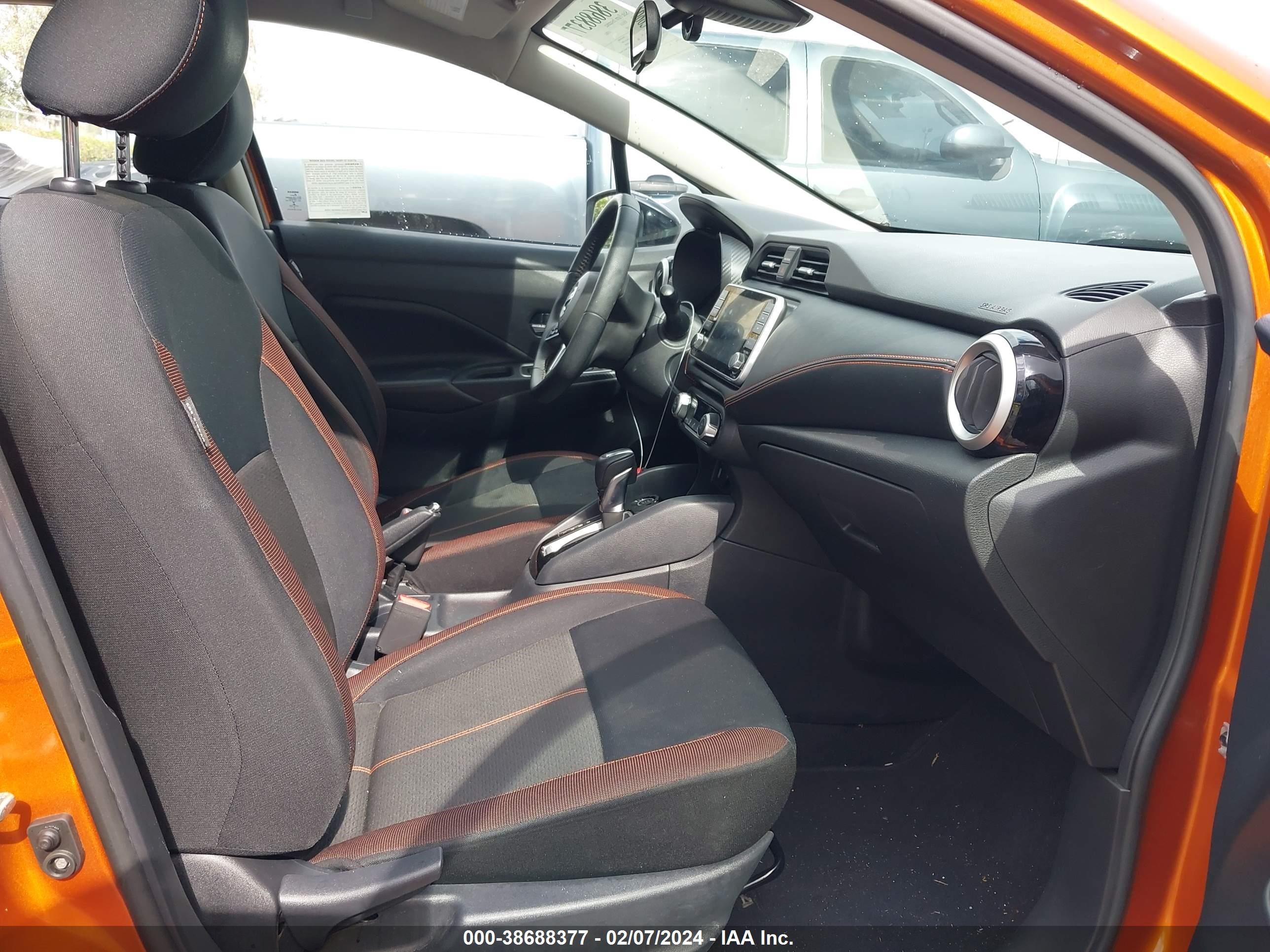 Photo 4 VIN: 3N1CN8FV9LL811581 - NISSAN VERSA 