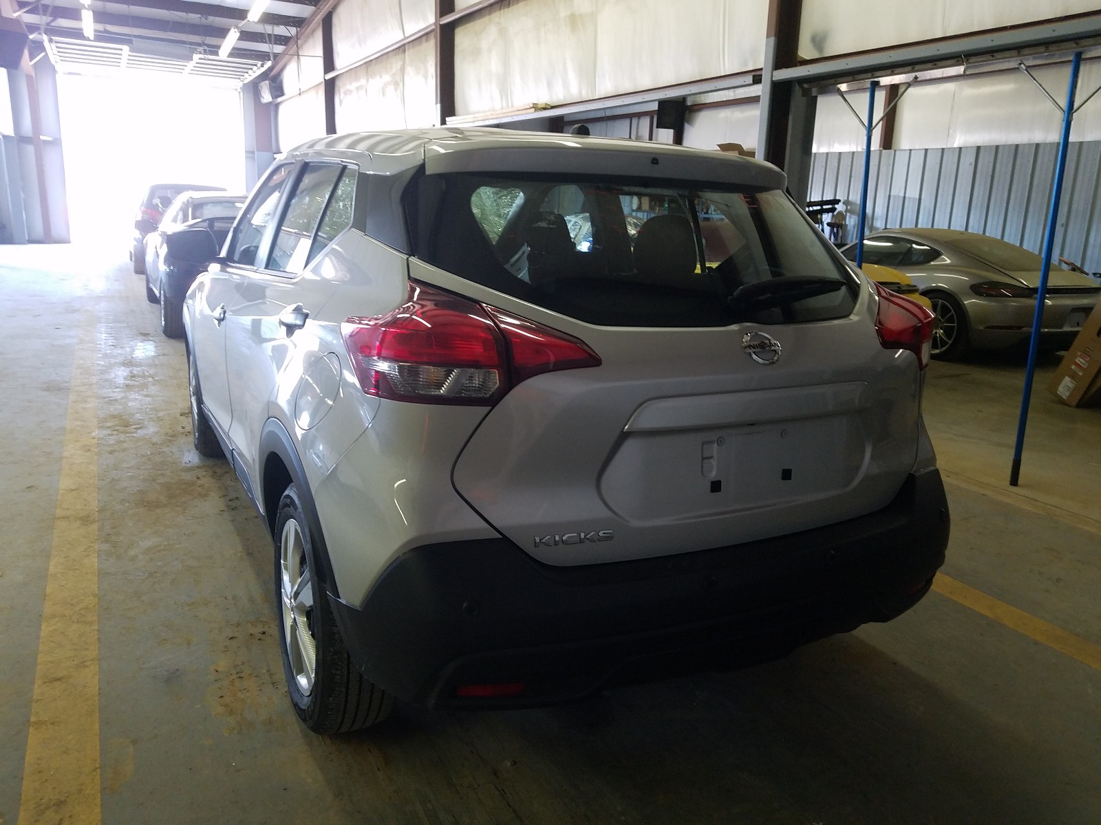 Photo 2 VIN: 3N1CP5BV0LL508896 - NISSAN KICKS S 