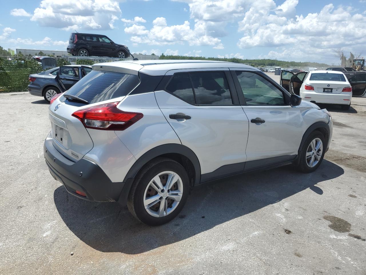 Photo 2 VIN: 3N1CP5BV6LL562929 - NISSAN KICKS 