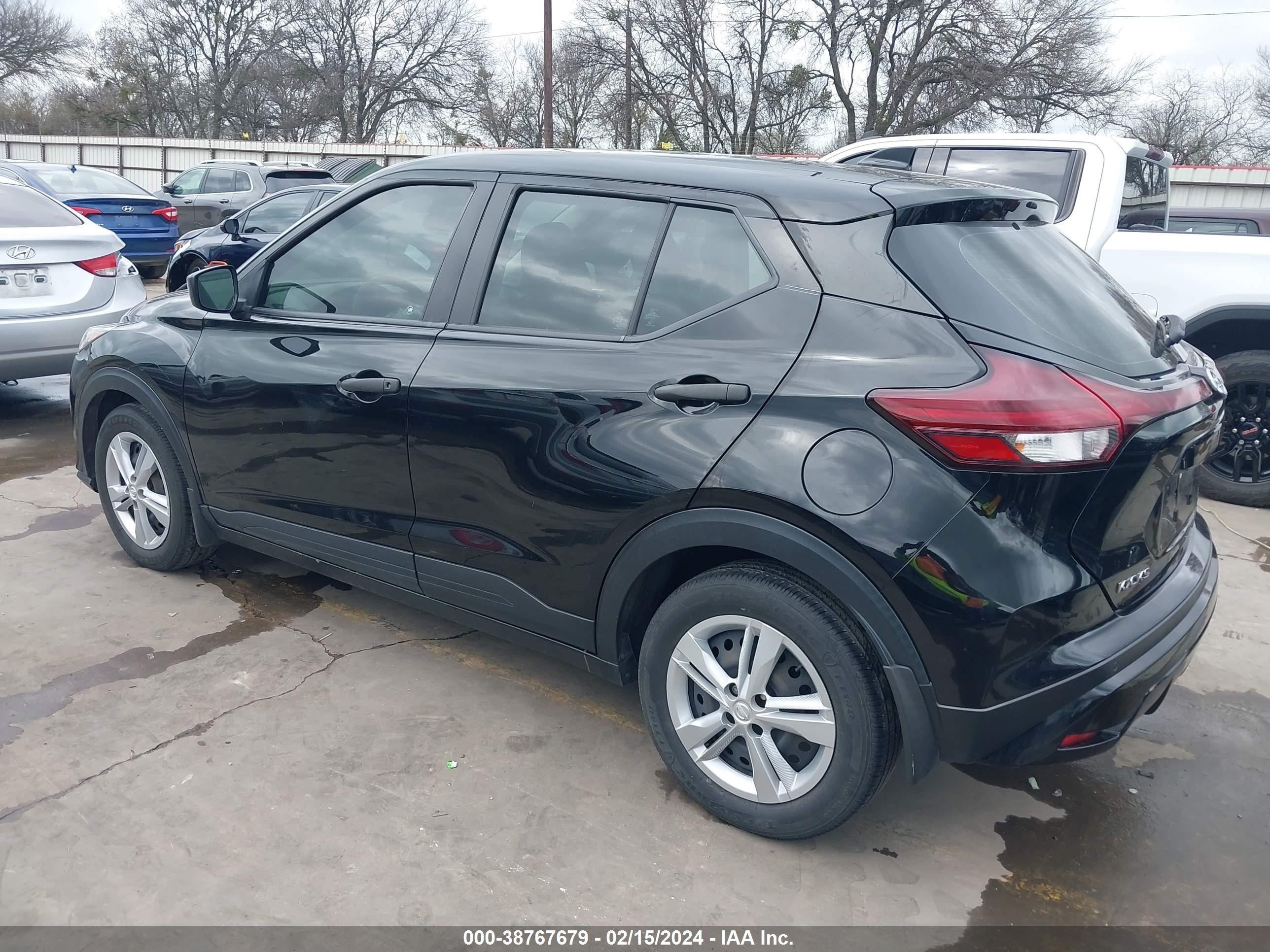 Photo 2 VIN: 3N1CP5BV6ML476330 - NISSAN KICKS 