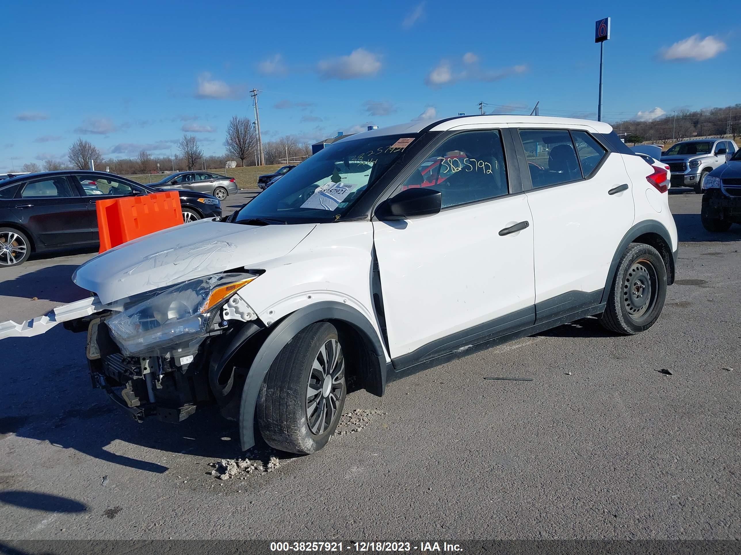 Photo 1 VIN: 3N1CP5BV7LL502111 - NISSAN KICKS 