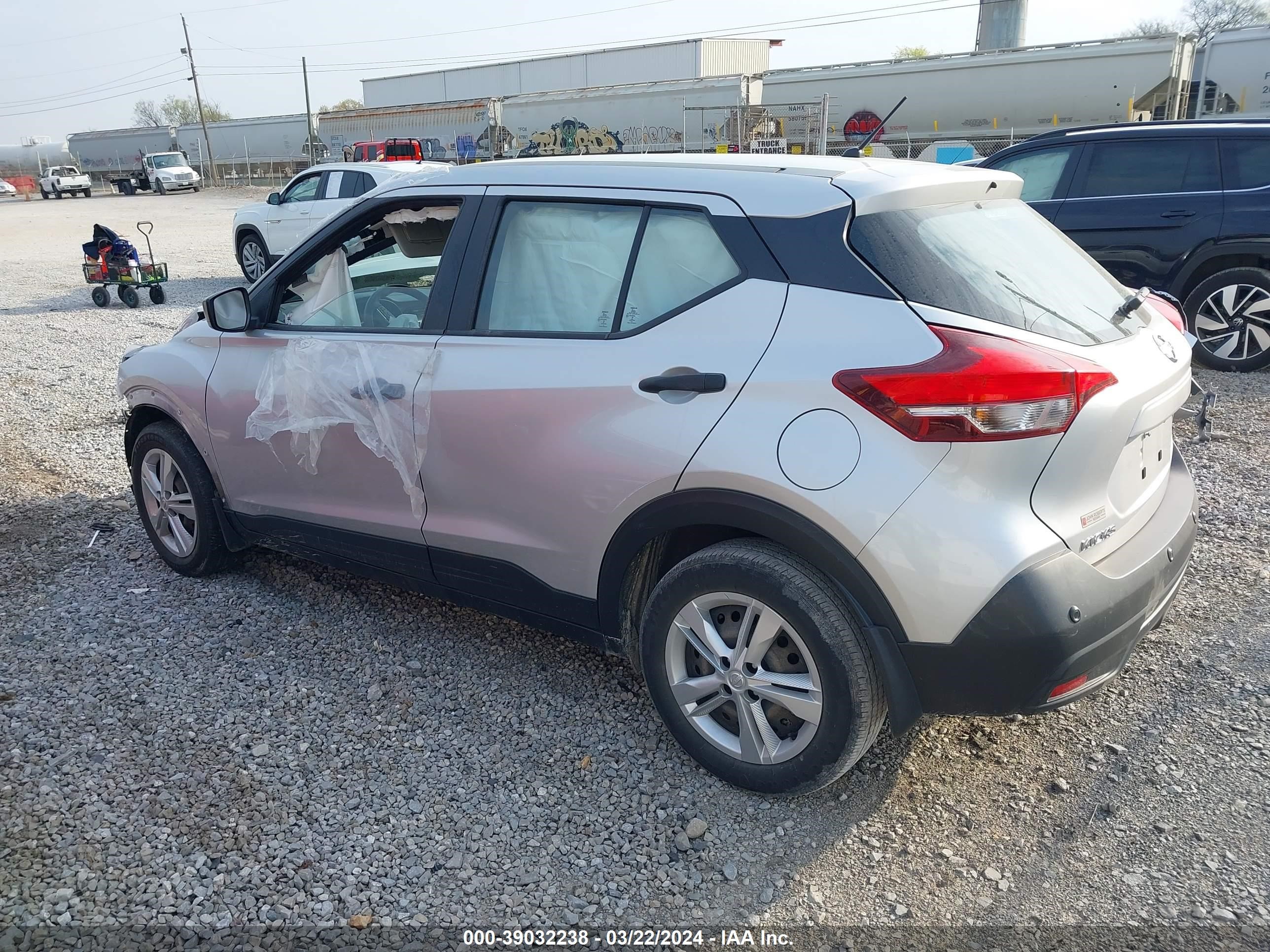 Photo 2 VIN: 3N1CP5BV8LL532198 - NISSAN KICKS 