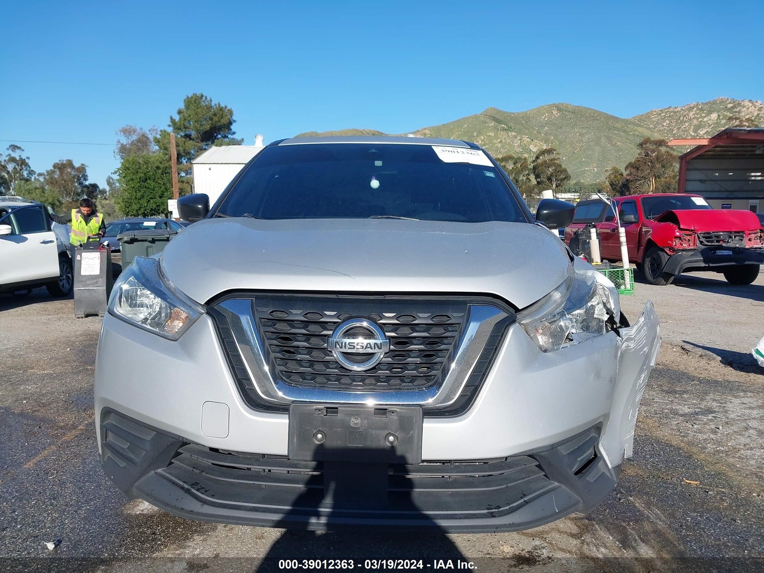 Photo 10 VIN: 3N1CP5BVXLL488009 - NISSAN KICKS 