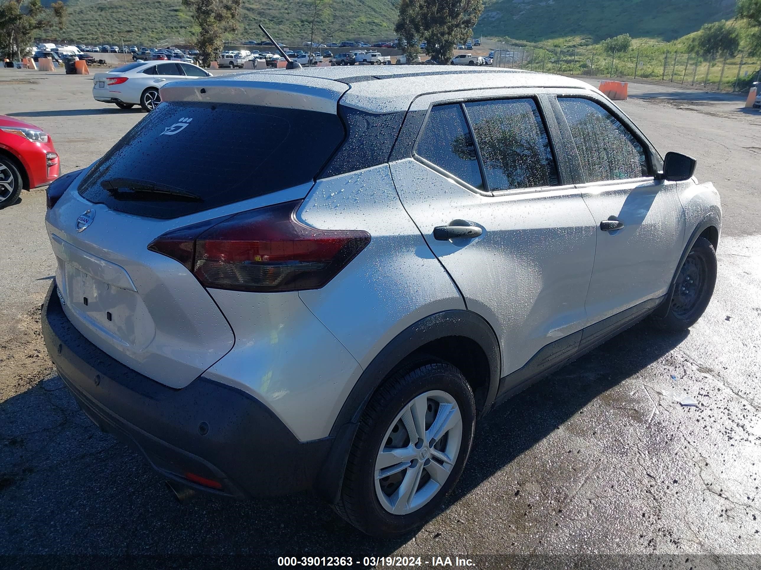 Photo 3 VIN: 3N1CP5BVXLL488009 - NISSAN KICKS 