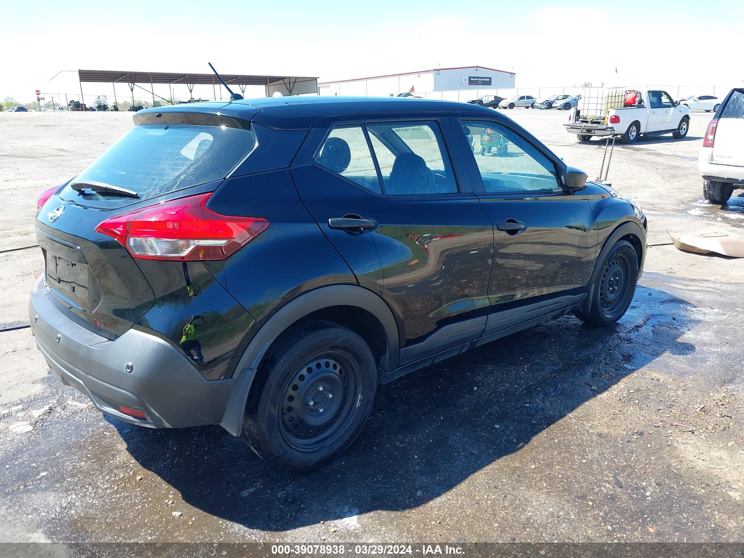 Photo 3 VIN: 3N1CP5BVXLL508131 - NISSAN KICKS 