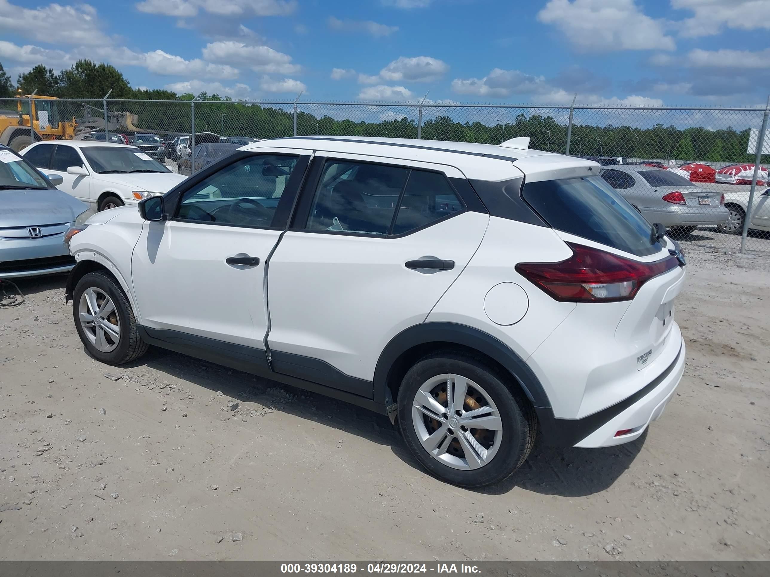 Photo 2 VIN: 3N1CP5BVXML483412 - NISSAN KICKS 