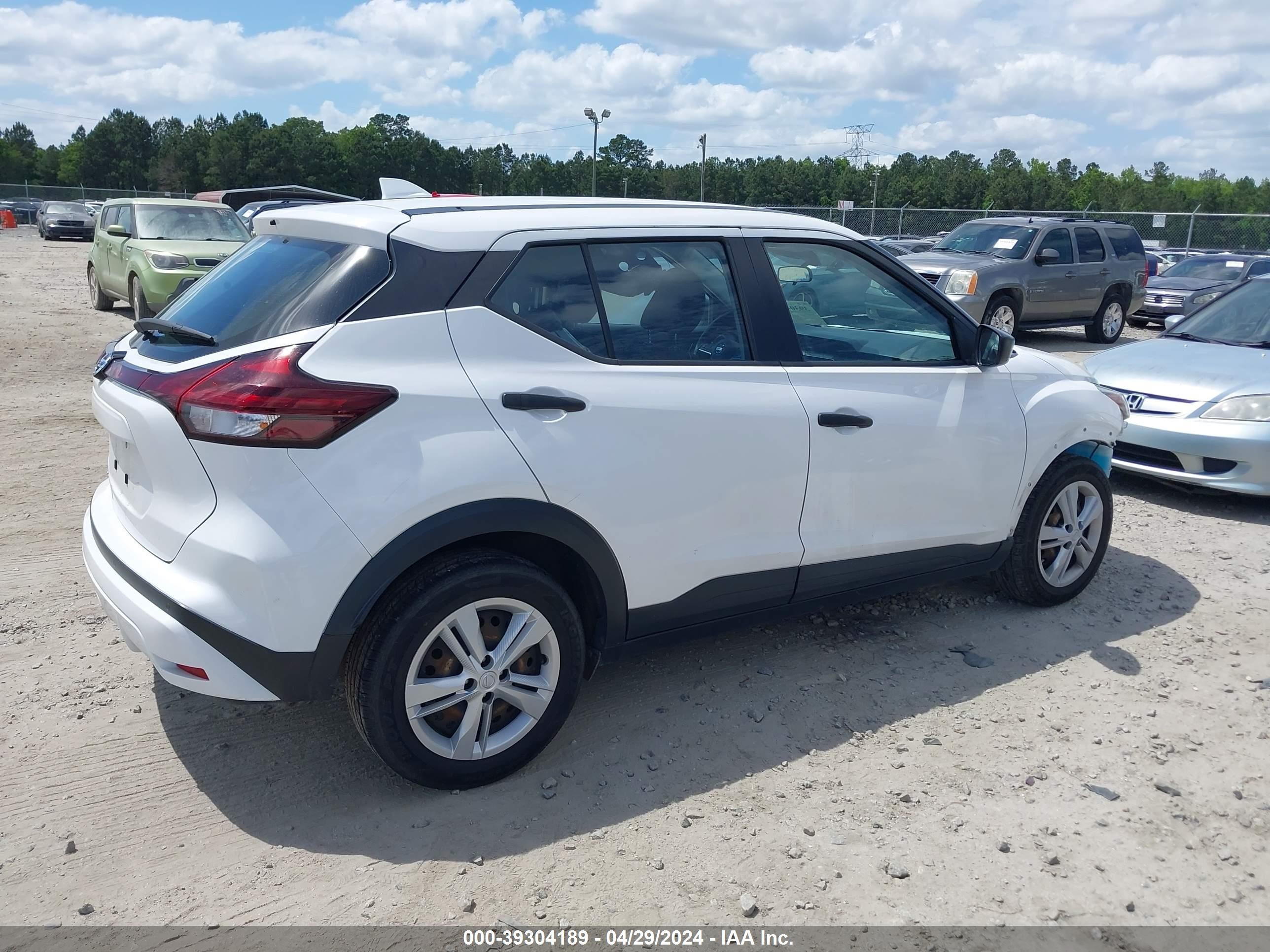 Photo 3 VIN: 3N1CP5BVXML483412 - NISSAN KICKS 