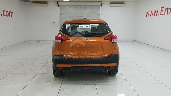 Photo 6 VIN: 3N1CP5C90JL495579 - NISSAN KICKS 