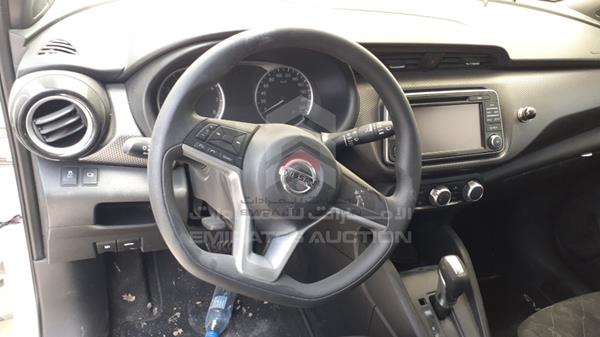 Photo 13 VIN: 3N1CP5C92JL473549 - NISSAN KICKS 