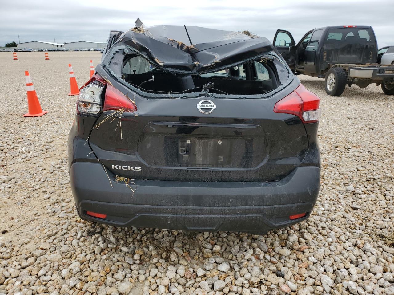 Photo 5 VIN: 3N1CP5CU0JL516774 - NISSAN KICKS 