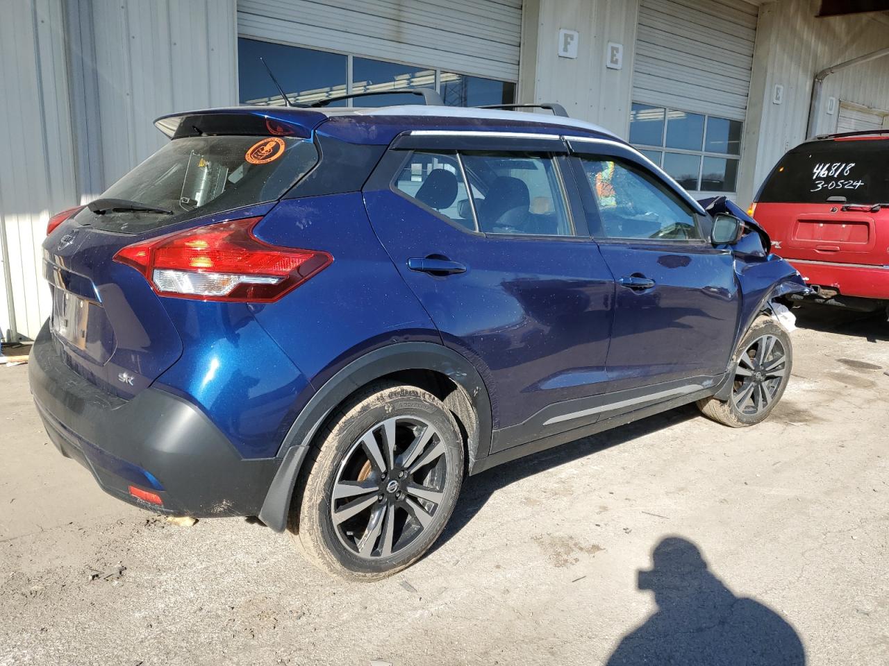 Photo 2 VIN: 3N1CP5CU0JL519433 - NISSAN KICKS 