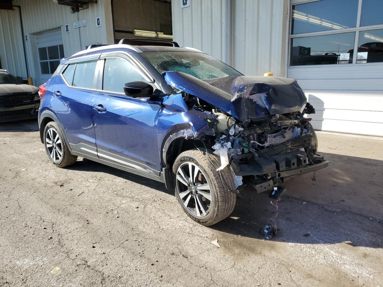 Photo 3 VIN: 3N1CP5CU0JL519433 - NISSAN KICKS 