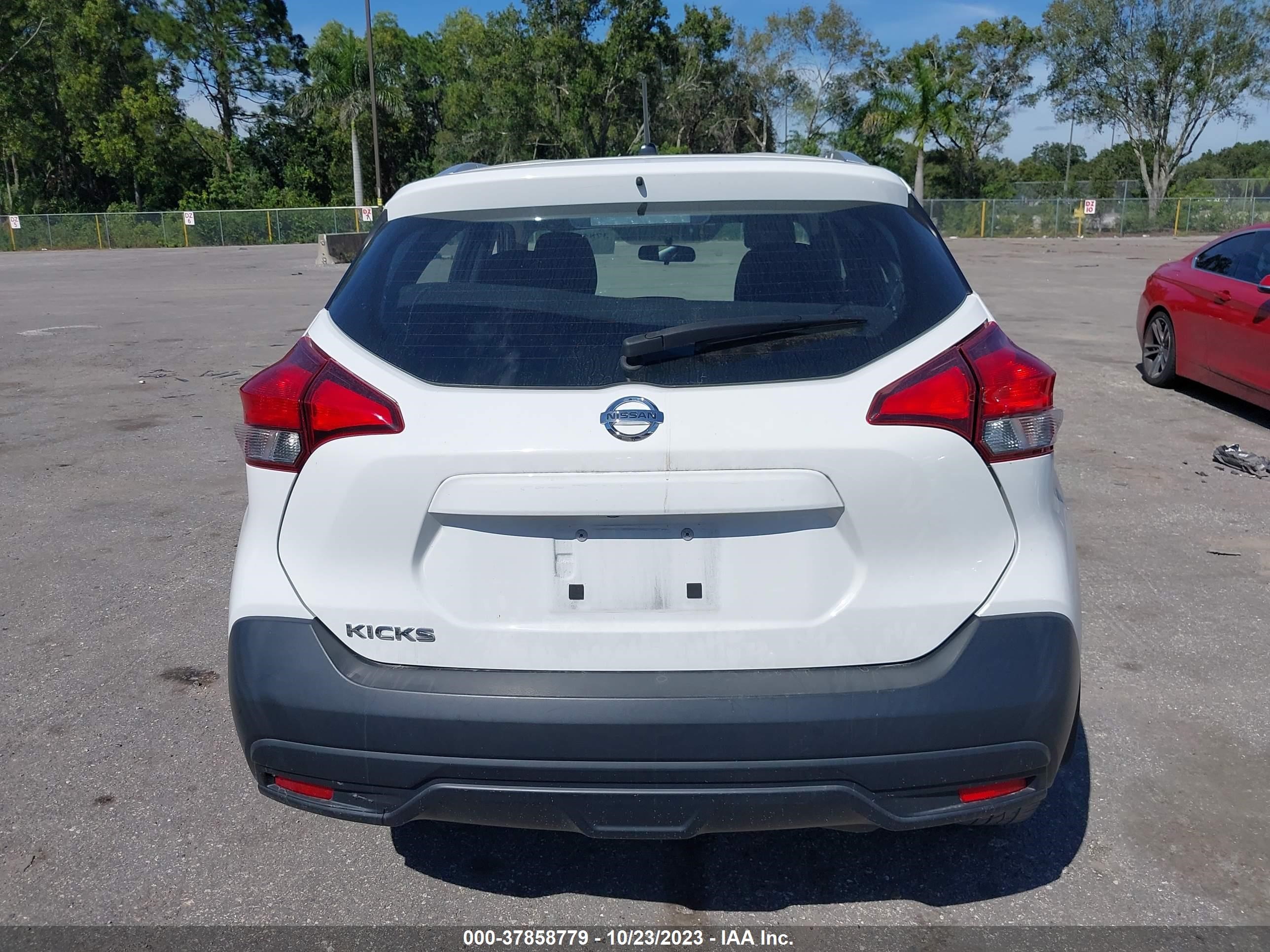 Photo 16 VIN: 3N1CP5CU1JL505587 - NISSAN KICKS 