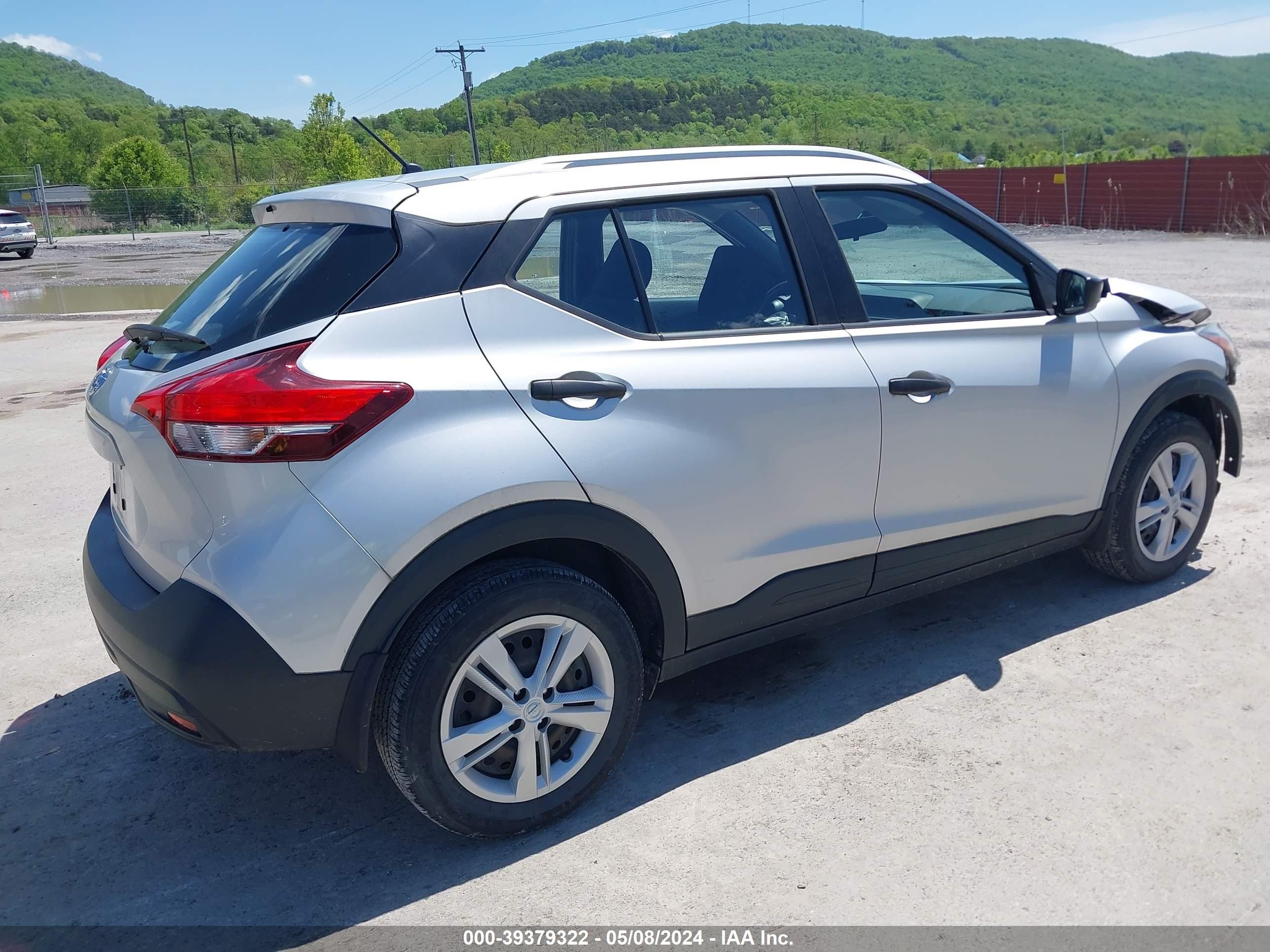 Photo 3 VIN: 3N1CP5CU1JL509851 - NISSAN KICKS 