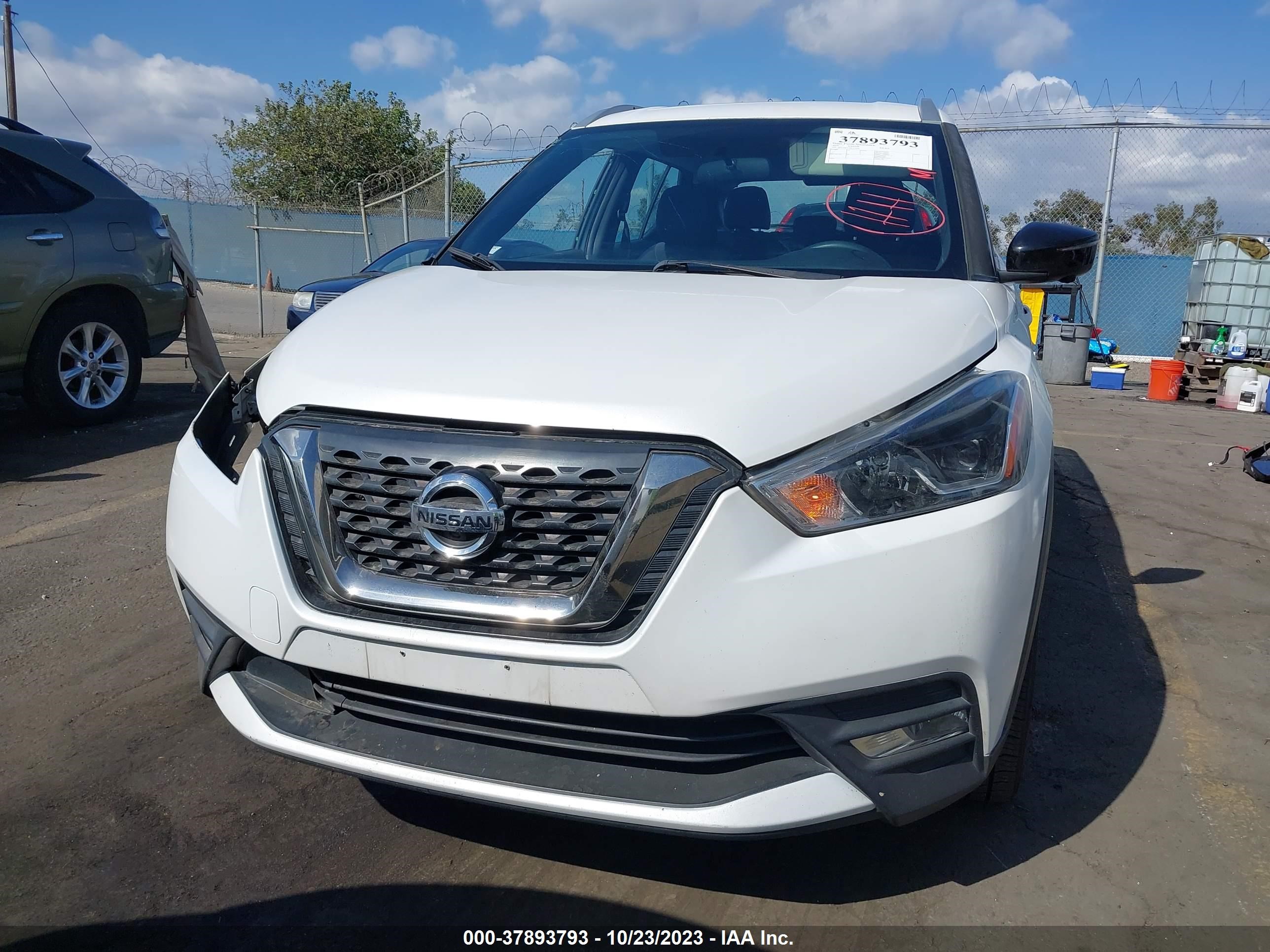 Photo 12 VIN: 3N1CP5CU1JL513219 - NISSAN KICKS 