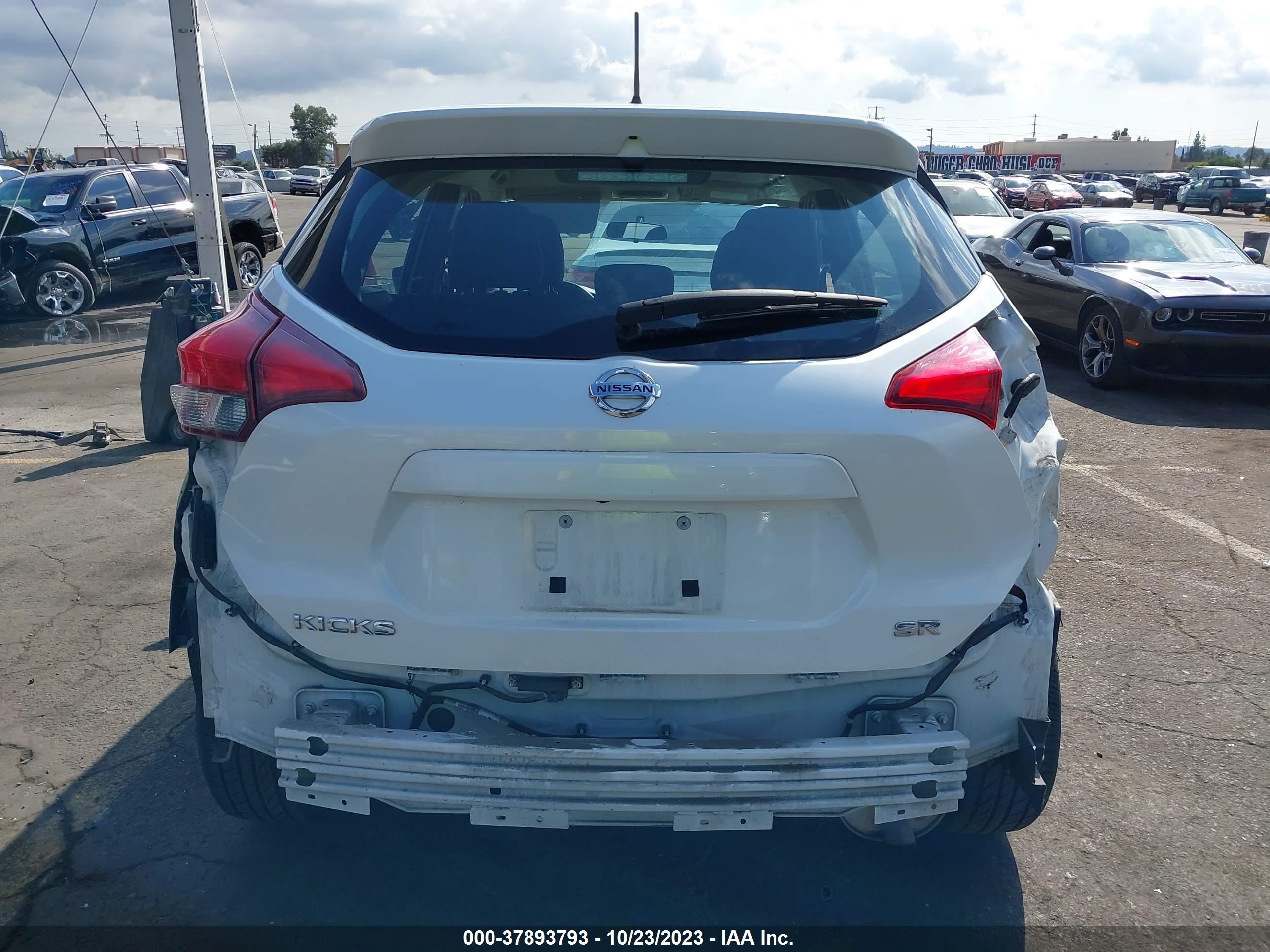 Photo 16 VIN: 3N1CP5CU1JL513219 - NISSAN KICKS 