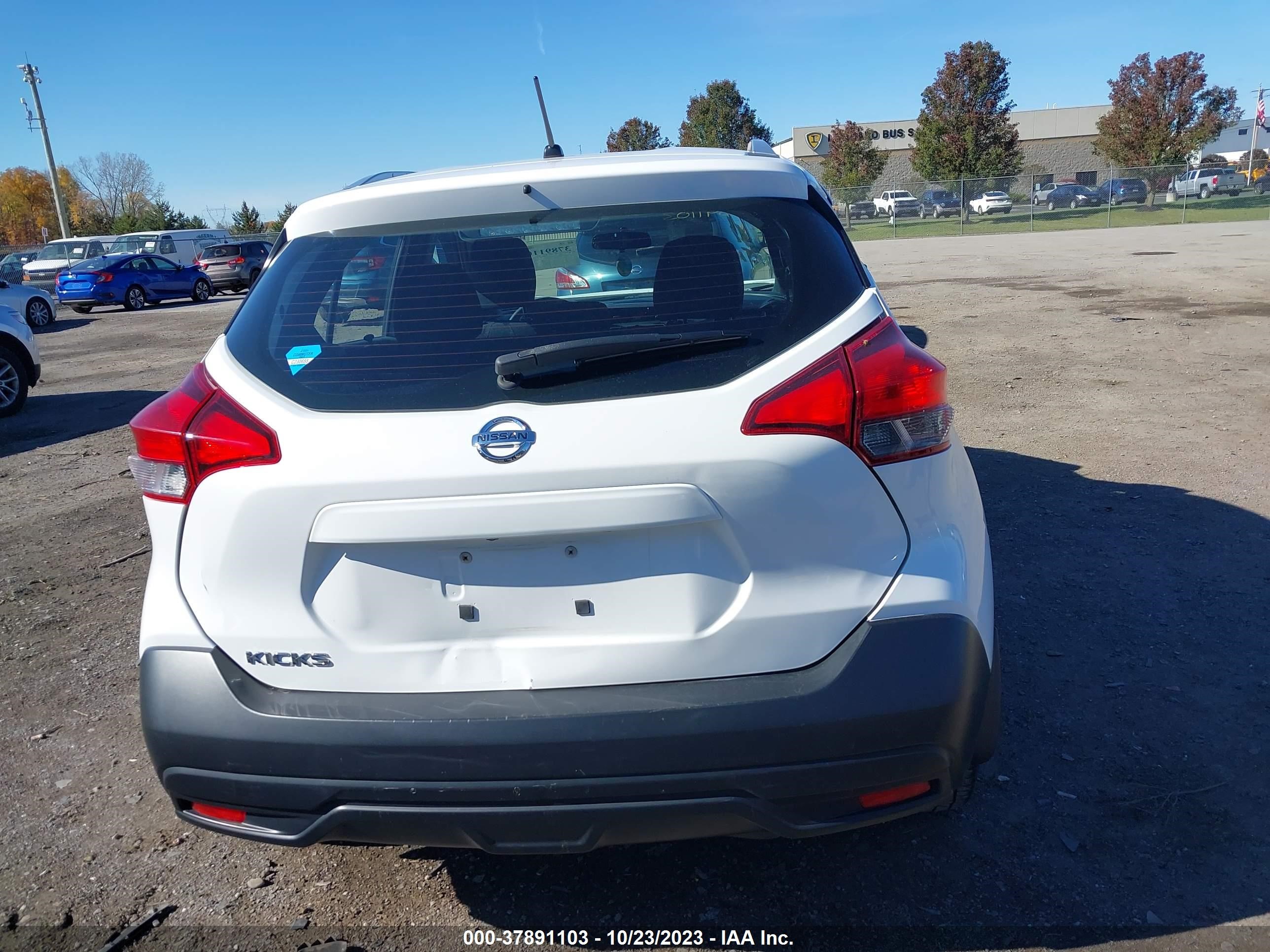 Photo 15 VIN: 3N1CP5CU1JL514712 - NISSAN KICKS 