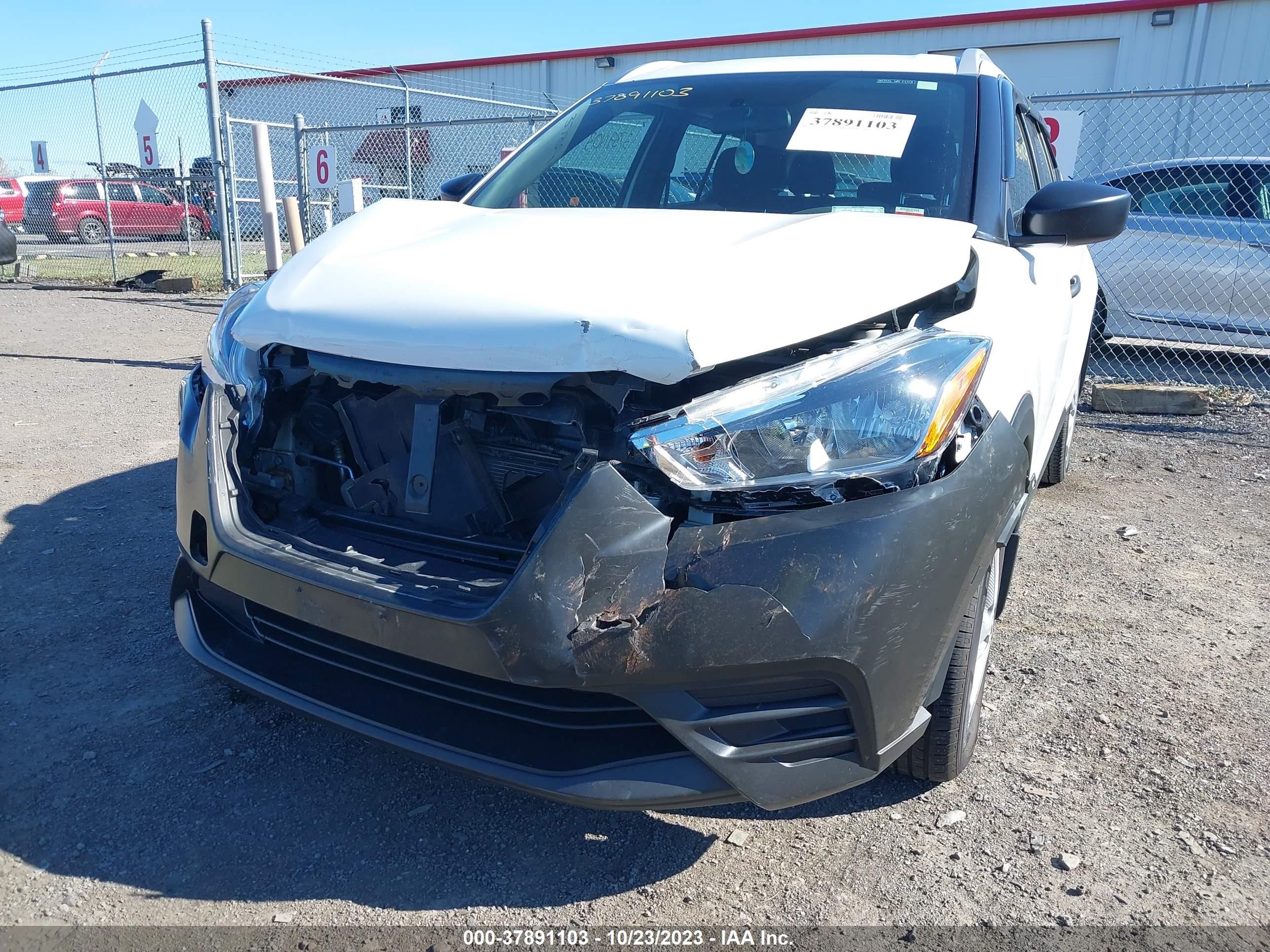 Photo 5 VIN: 3N1CP5CU1JL514712 - NISSAN KICKS 