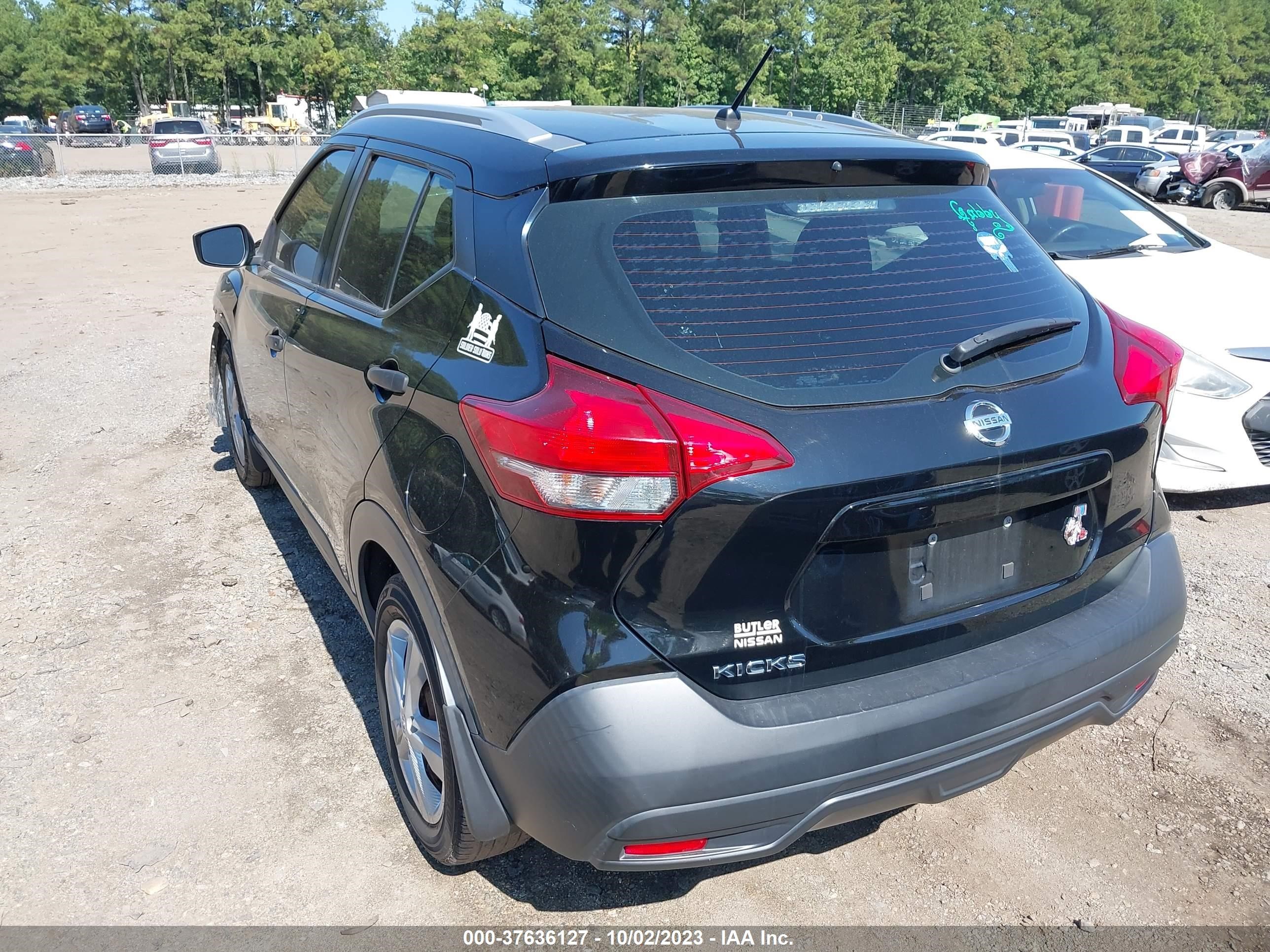 Photo 2 VIN: 3N1CP5CU1JL522583 - NISSAN KICKS 