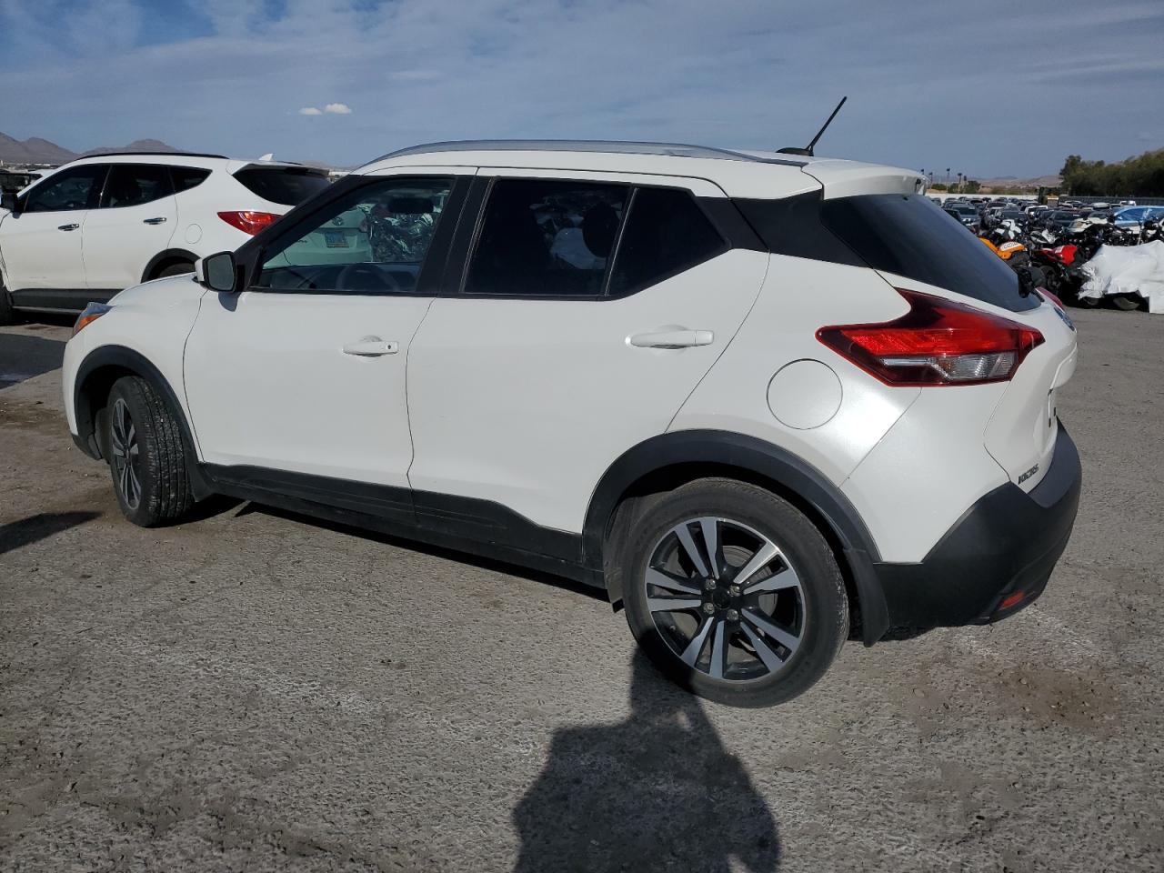 Photo 1 VIN: 3N1CP5CU1JL530747 - NISSAN KICKS 