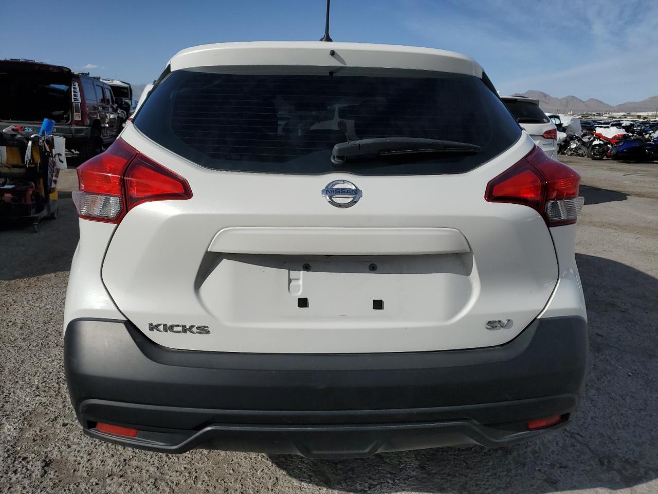 Photo 5 VIN: 3N1CP5CU1JL530747 - NISSAN KICKS 