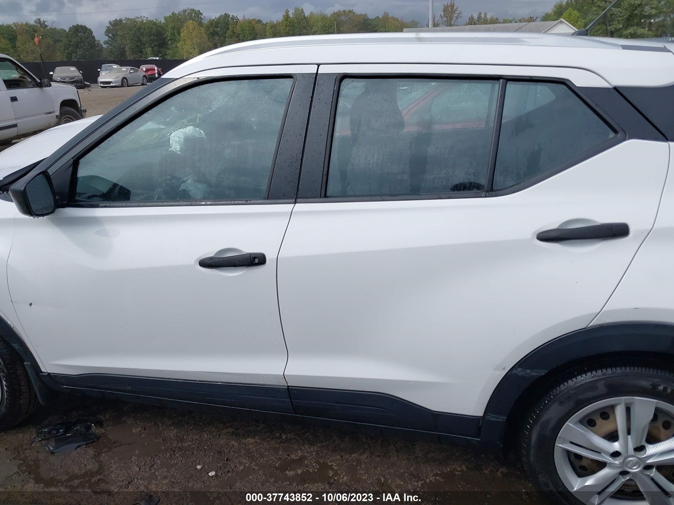 Photo 13 VIN: 3N1CP5CU1JL541151 - NISSAN KICKS 