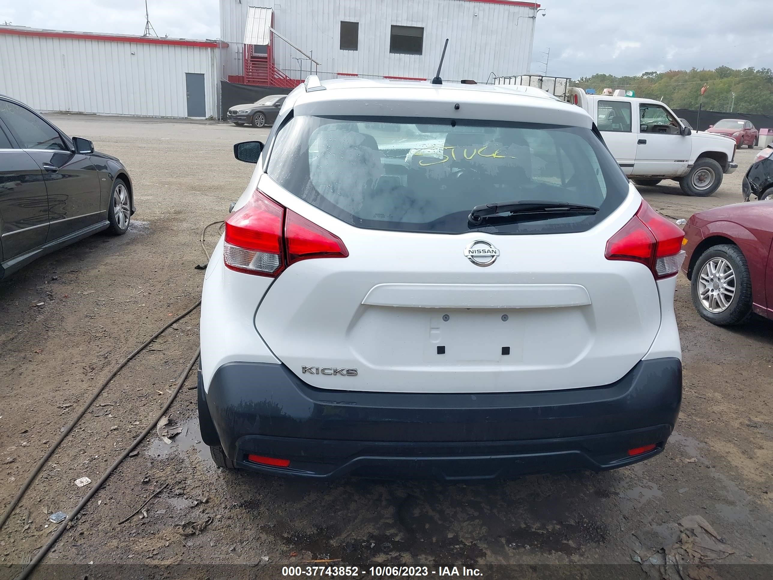 Photo 15 VIN: 3N1CP5CU1JL541151 - NISSAN KICKS 