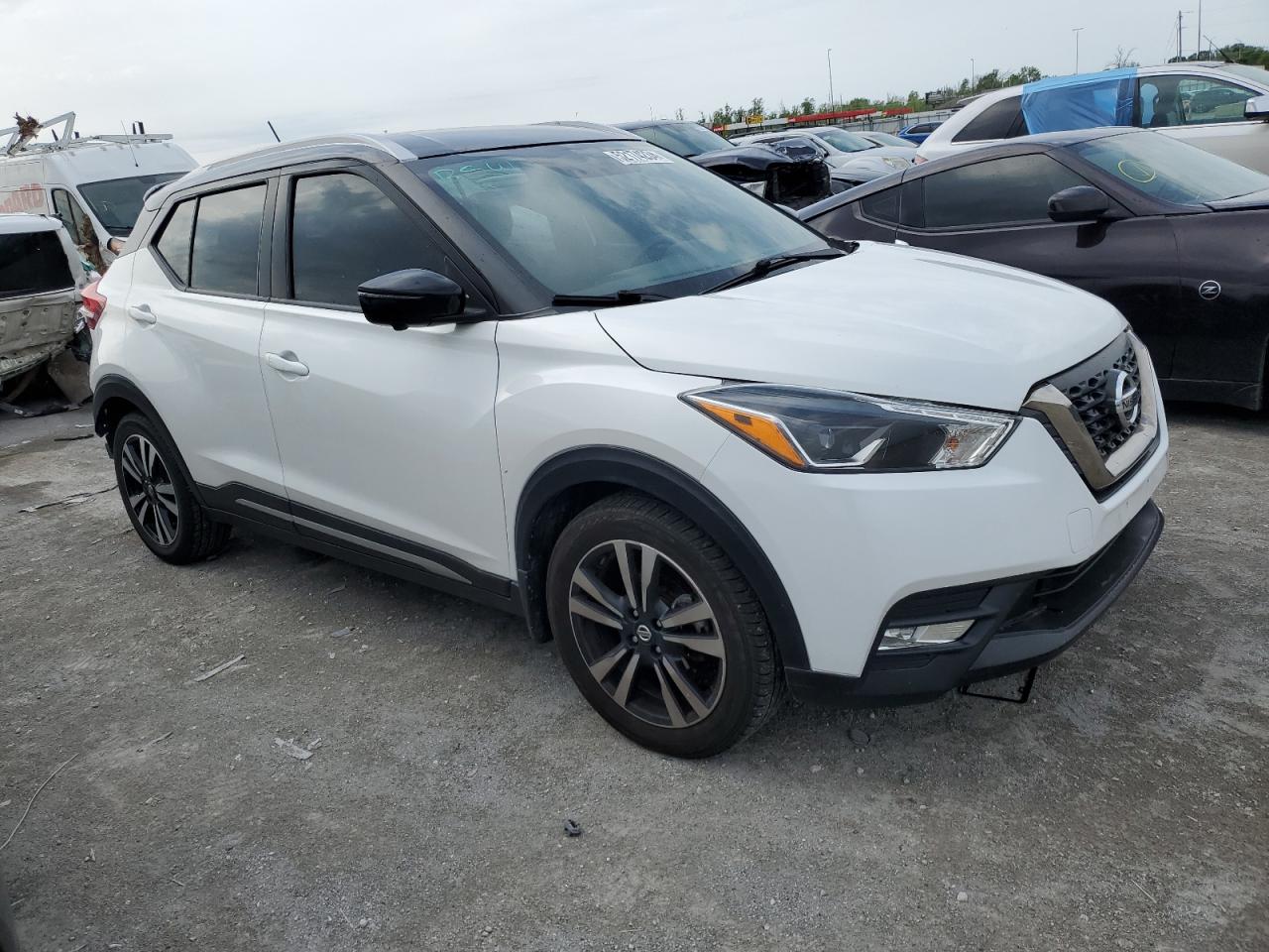 Photo 3 VIN: 3N1CP5CU1KL471698 - NISSAN KICKS 