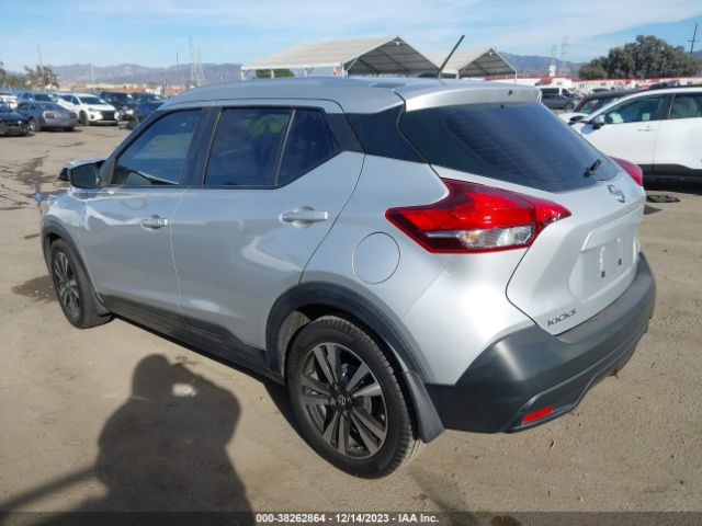 Photo 2 VIN: 3N1CP5CU2JL516436 - NISSAN KICKS 