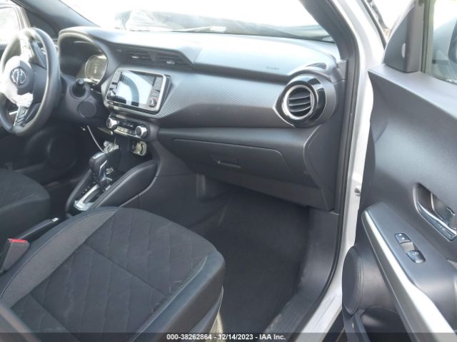 Photo 4 VIN: 3N1CP5CU2JL516436 - NISSAN KICKS 