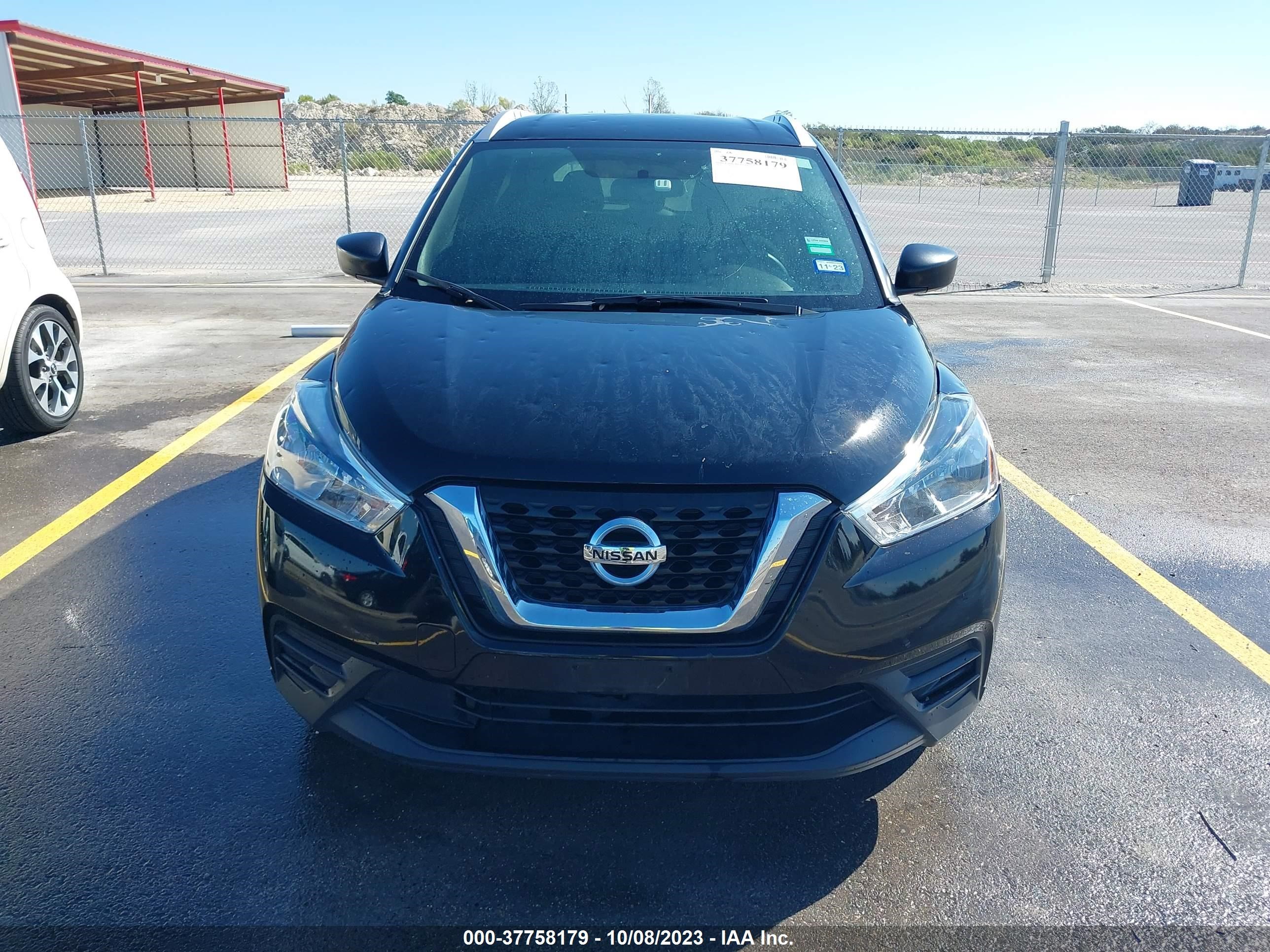 Photo 11 VIN: 3N1CP5CU2JL532992 - NISSAN KICKS 