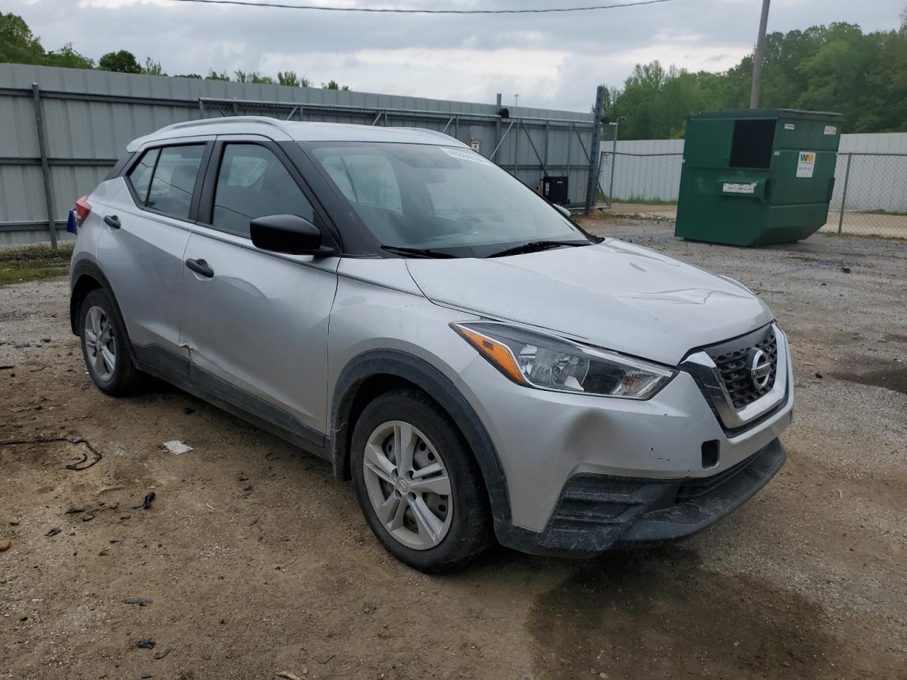 Photo 3 VIN: 3N1CP5CU2JL545967 - NISSAN KICKS 