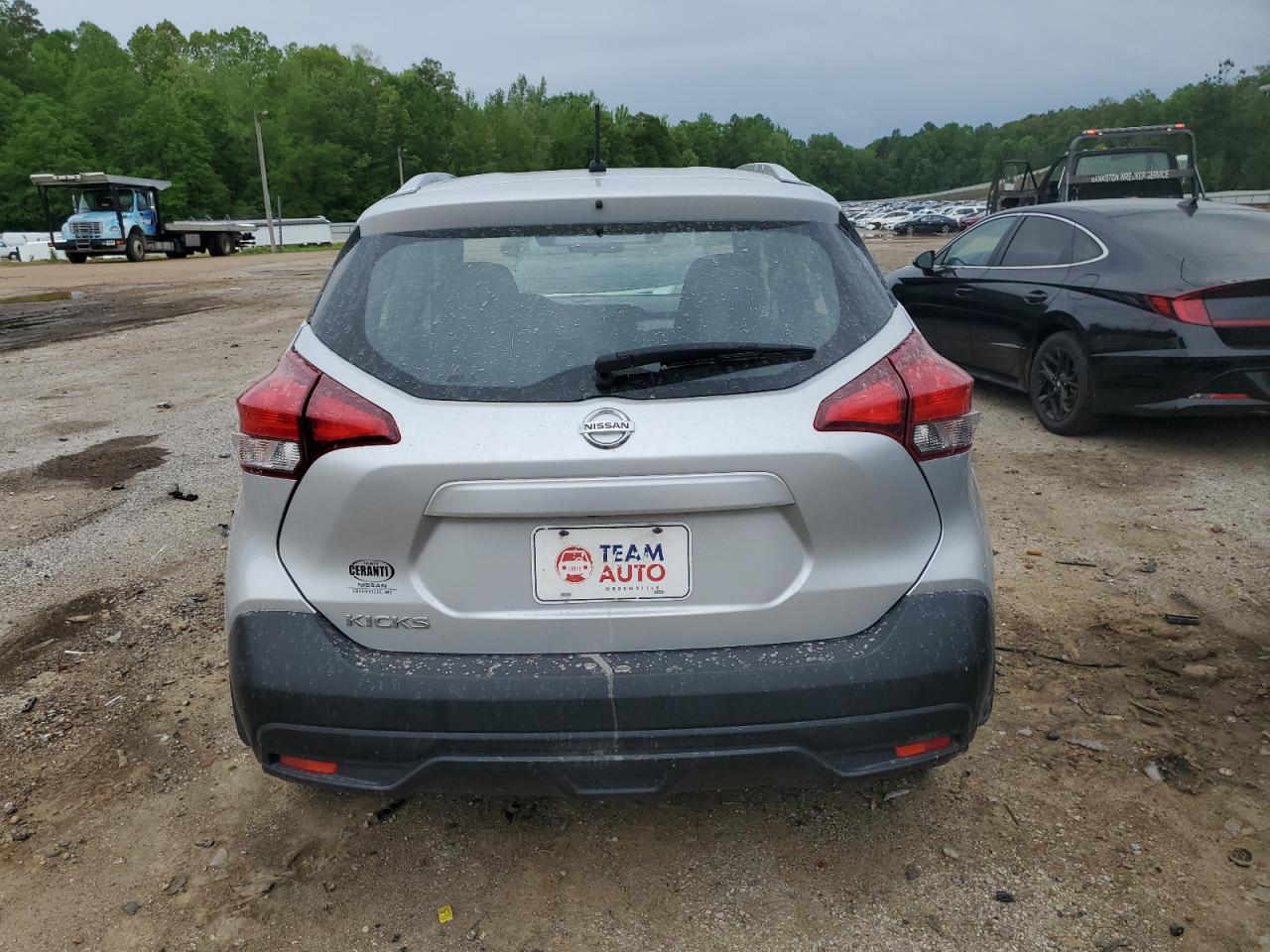 Photo 5 VIN: 3N1CP5CU2JL545967 - NISSAN KICKS 