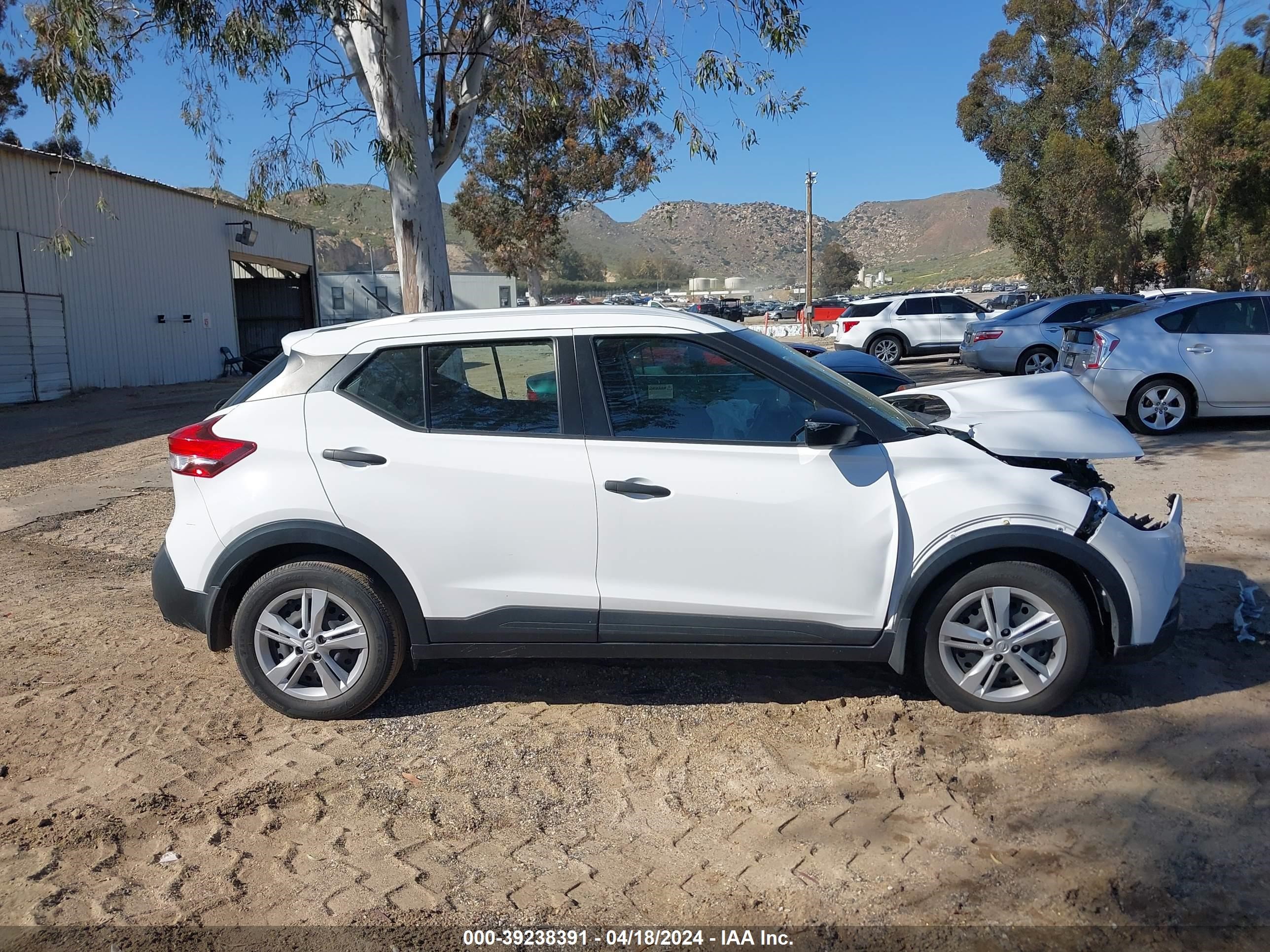 Photo 11 VIN: 3N1CP5CU2KL498117 - NISSAN KICKS 